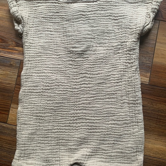 Disney Baby Pooh Tigger Piglet Tan Romper Size 24 Months - Picture 6 of 7